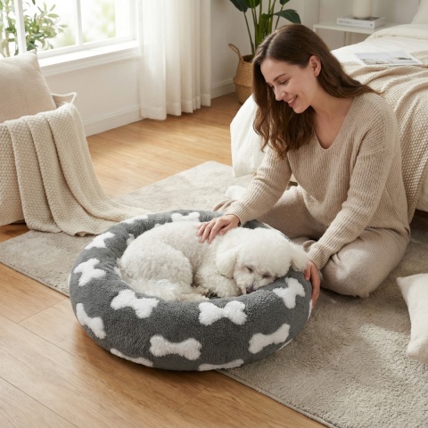 Legowisko dla kota i psa okrągłe miękkie DOGGURU Nala - 55 cm Kostki